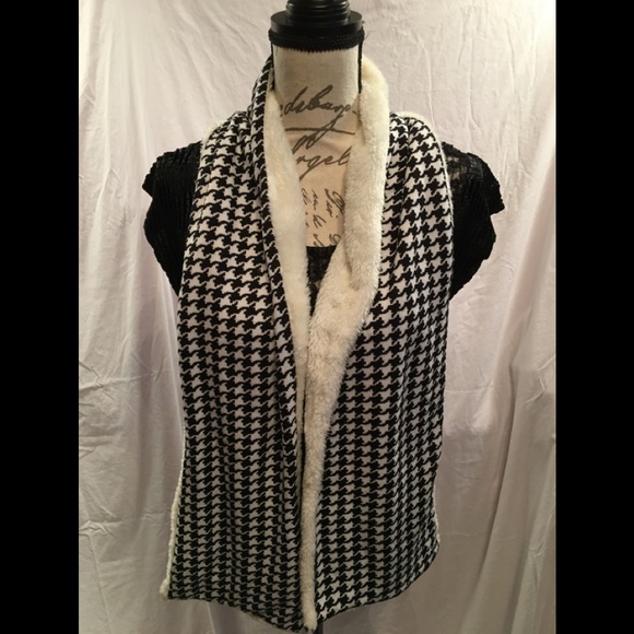 Houndstooth Scarf - Picture 5 of 8